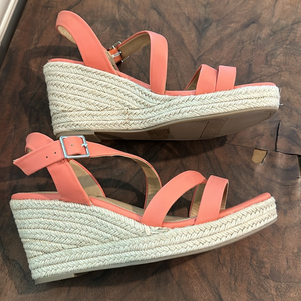 LC memory foam wedges. Look brand new!